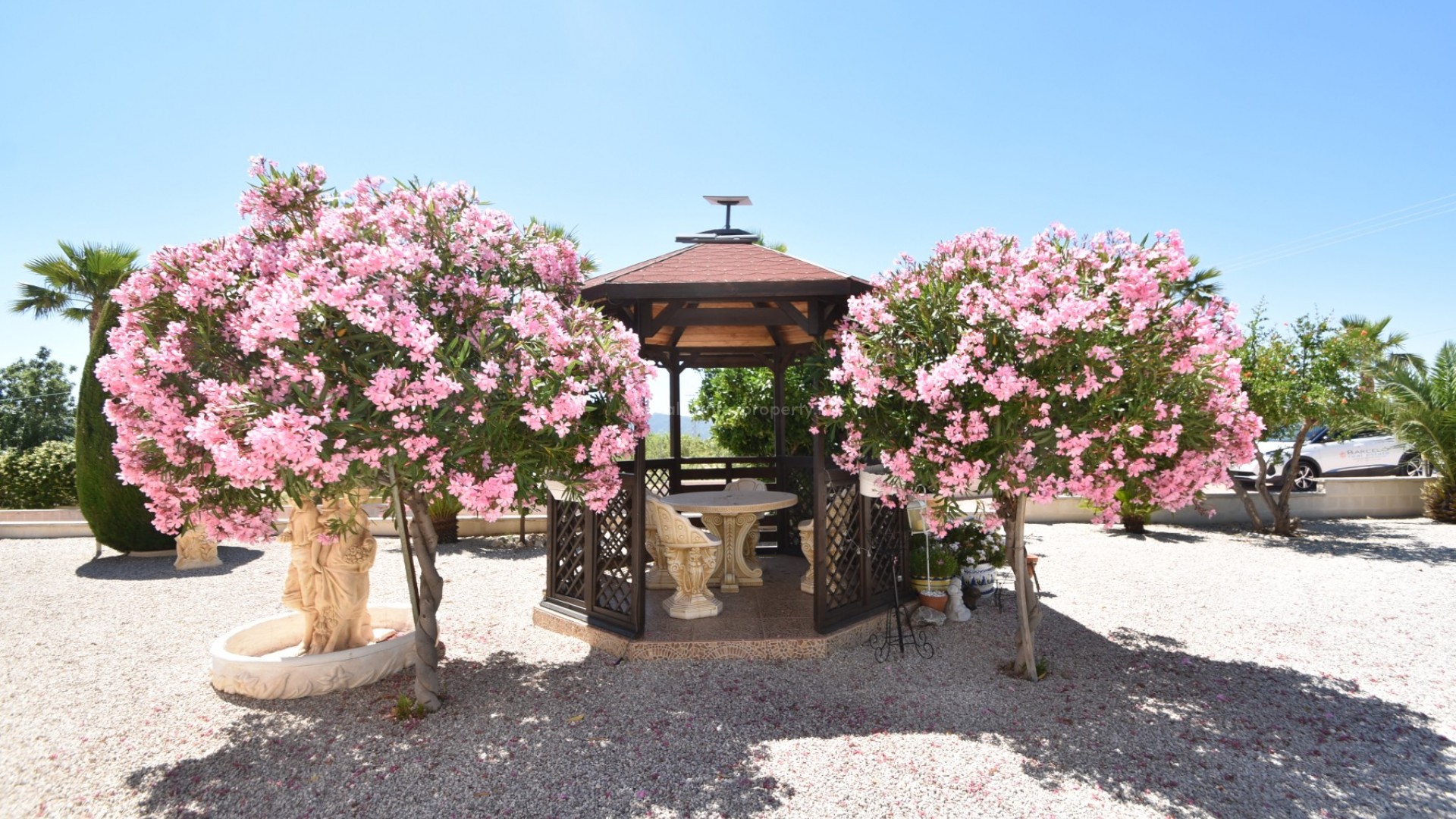 Country Property in Macisvenda