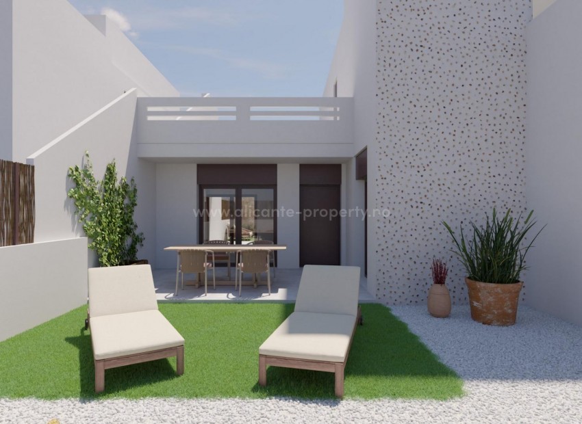 Different types of new bungalows, apartments and townhouses in La Finca Golf, 2 bedrooms and 2 bathrooms, vary with garden, terrace, solarium. Shared pool