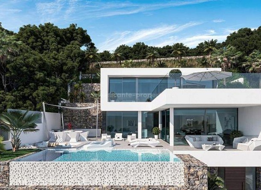 Eksklusiv luksus-villa i Maryvilla, Calpe med spektakulær utsikt utover havet og Penon og Calpe-bukta. Høyteknologisk villa med høyståend materiale
