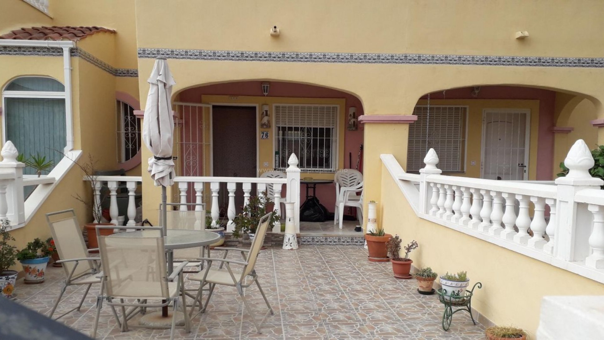 Equity release bolig/bungalow-leilighet i Pinar de Campoverde, Spania, 2 soverom, 2 bad, uteplass,  fellesskap har tilgang til 2 flotte svømmebassenger