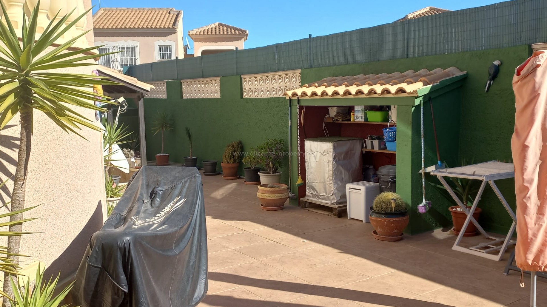 Equity release home/house/villa in Quesada, Rojales, Alicante, 4 bedrooms, 2 bathrooms, private garden with hot tub, communal pool, close to several golf courses