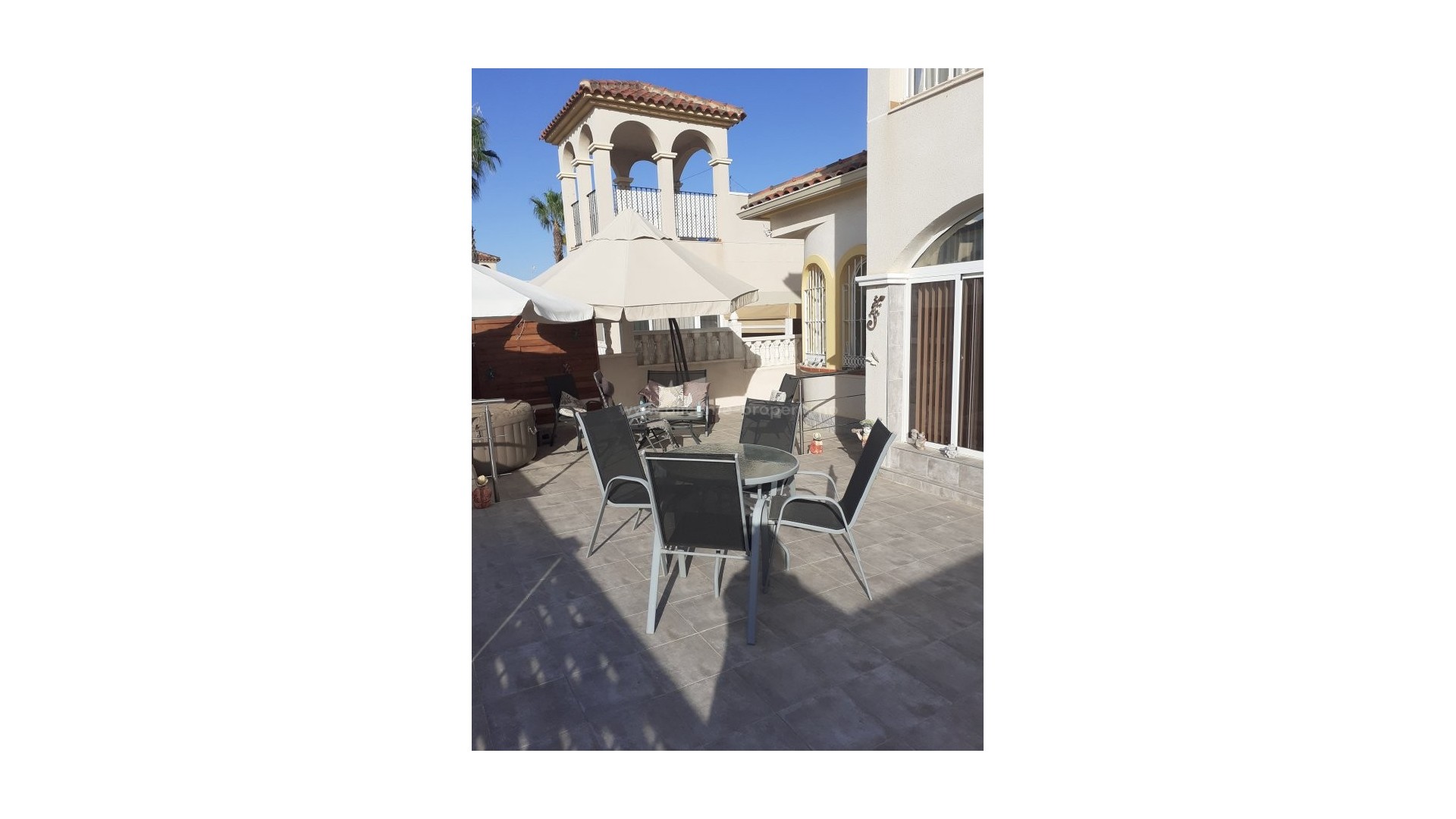 Equity release in Spain, home/bungalow in Rojales, Alicante, 2/3 bedrooms, 1 bathroom, garden and 2 patios, hot tub, solarium, communal pool, 15min to beach