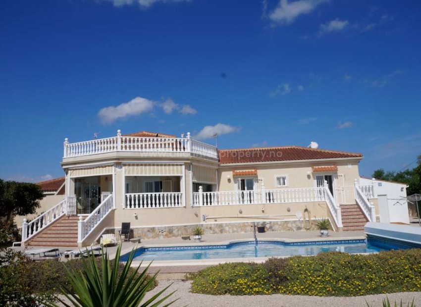 Finca Country Property in Catral