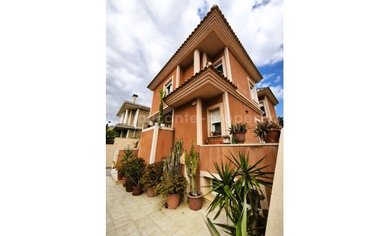 Hus / Villa - Brukt bolig - Alicante -
                Alicante Centro