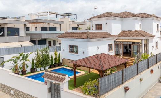 Hus / Villa - Brukt bolig - Los Montesinos - La Herrada