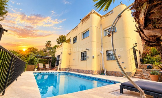 Hus / Villa - Brukt bolig - Orihuela -
                Villamartin