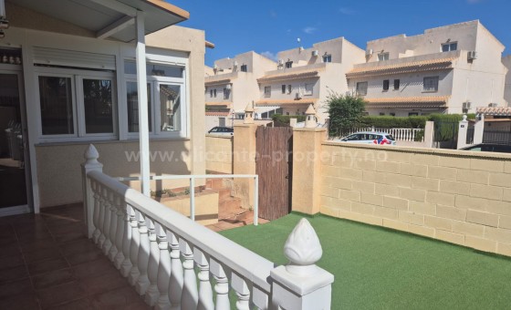 Hus / Villa - Brukt bolig - Playa Flamenca - Playa Flamenca