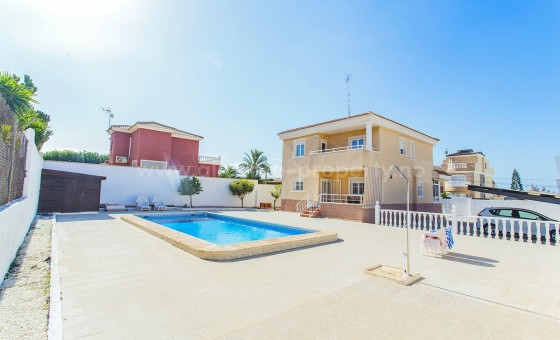 Hus / Villa - Brukt bolig - Torrevieja - Aguas Nuevas