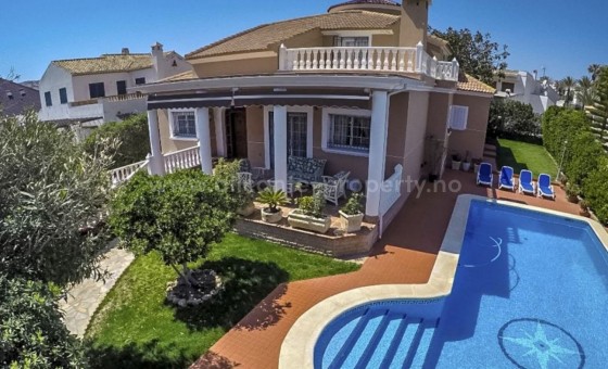 Hus / Villa - Brukt bolig - Torrevieja - La Mata