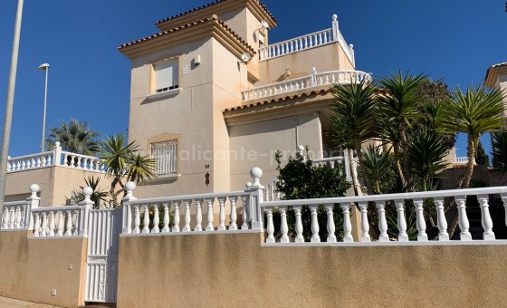 Hus / Villa - Brukt bolig - Villamartín - Villamartín
