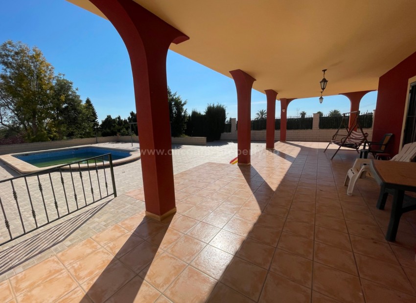 Hus / Villa i Albatera Centro