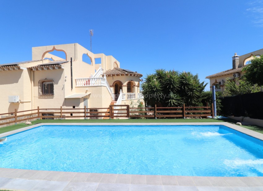 Hus / Villa i Algorfa Centro