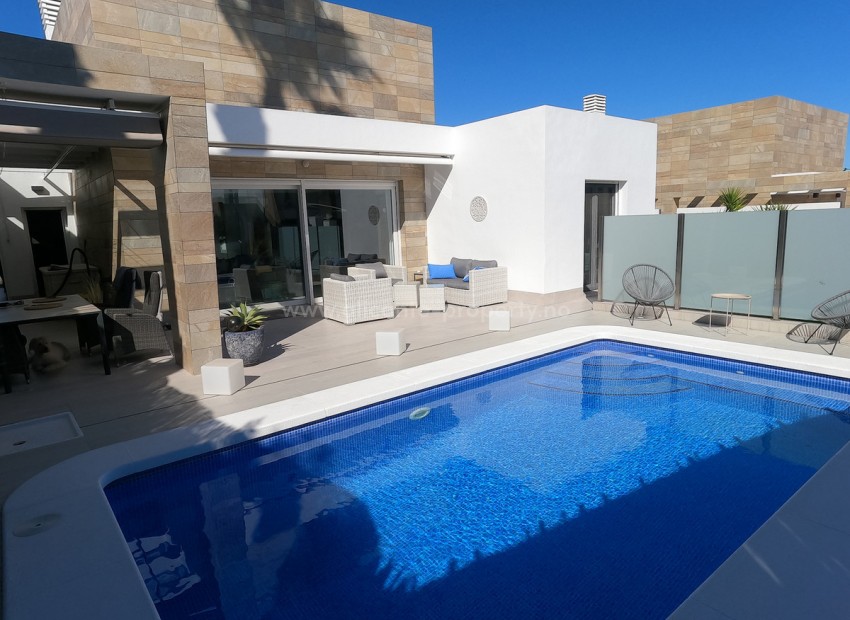 Hus / Villa i Algorfa Centro