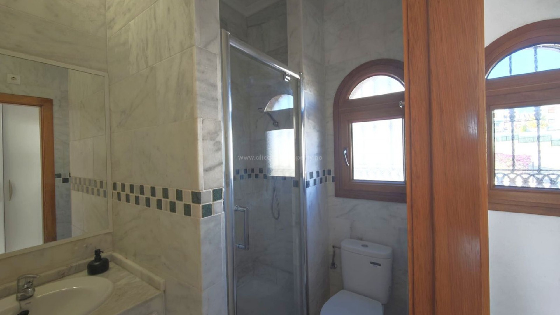 Hus / Villa i Algorfa Centro