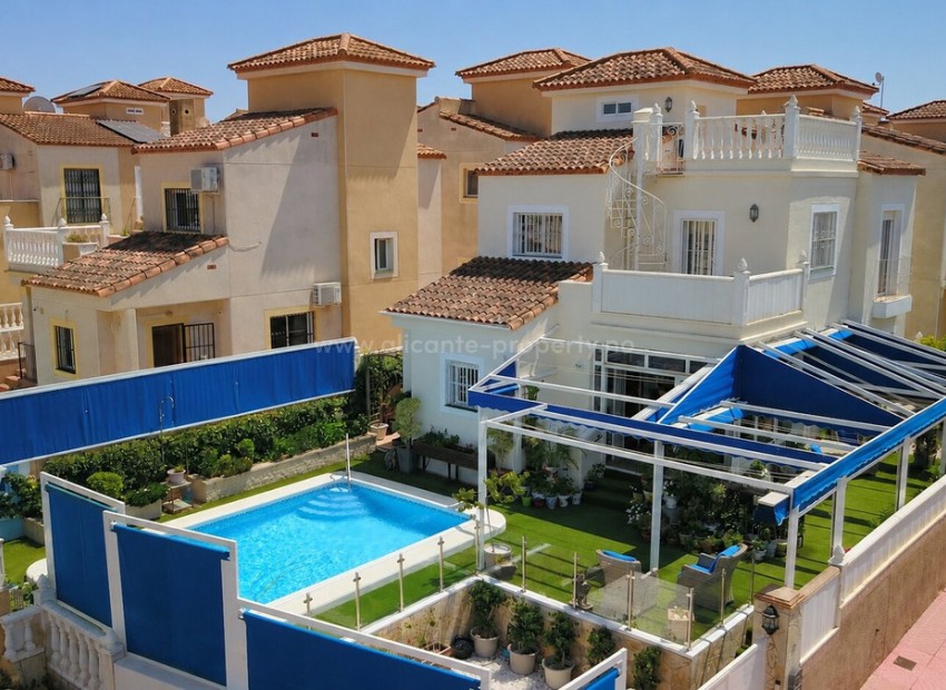 Hus / Villa i Algorfa Centro