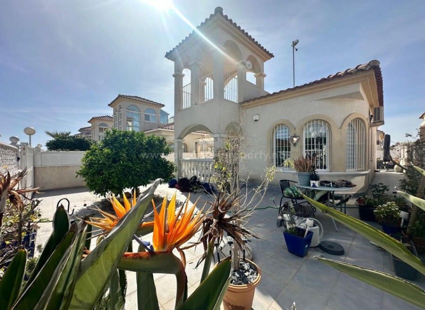 Hus / Villa i Algorfa Centro