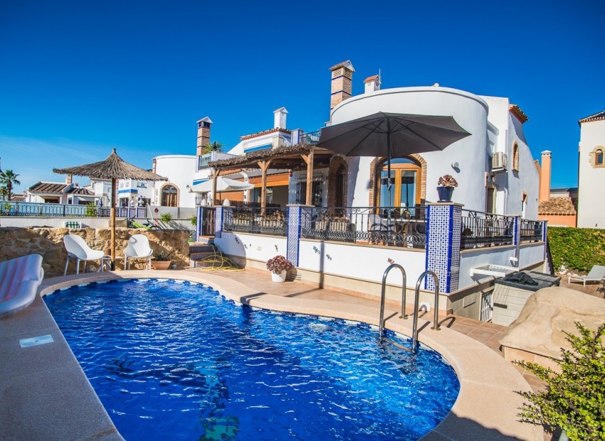 Hus / Villa i Algorfa Centro