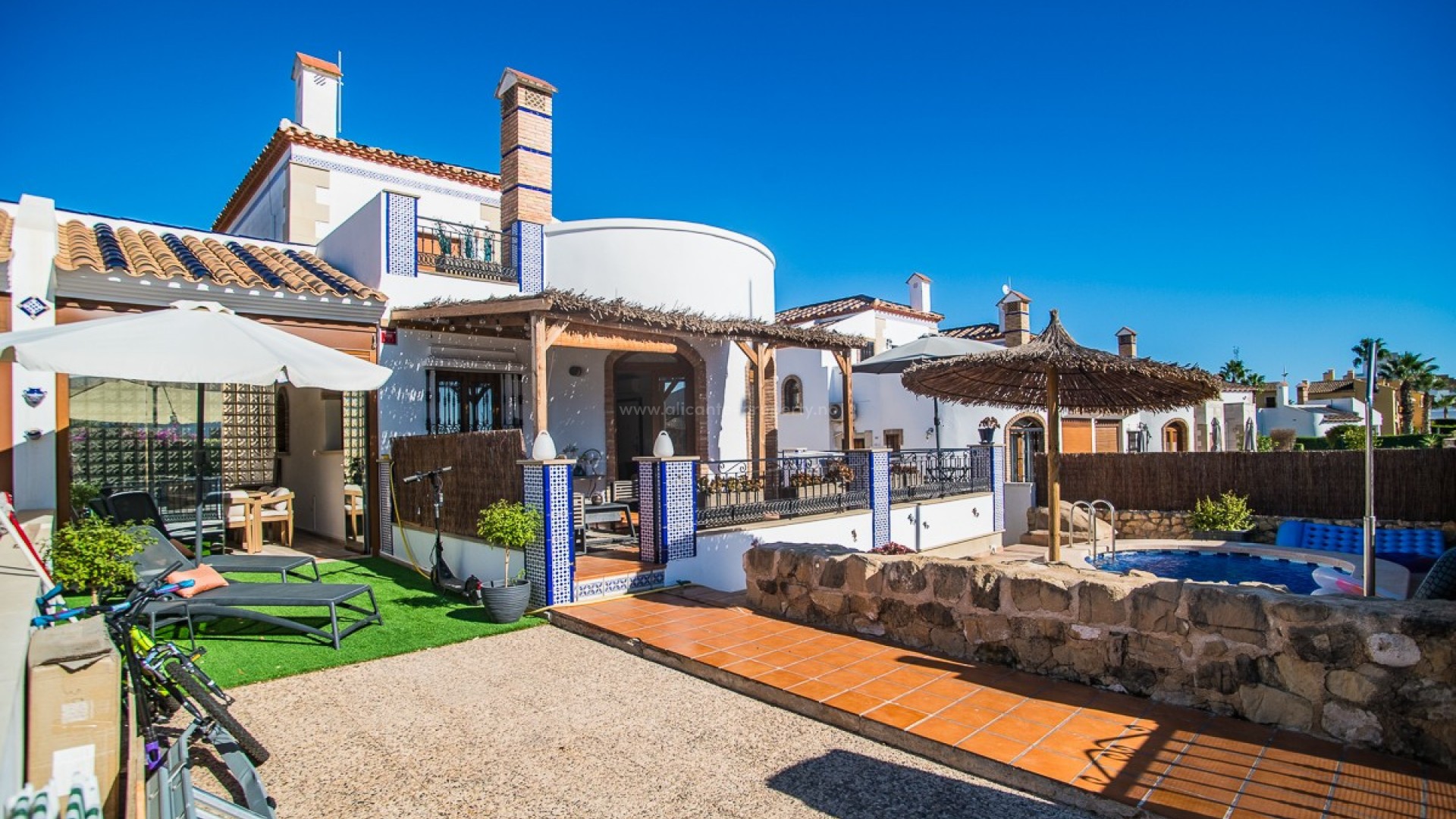 Hus / Villa i Algorfa Centro