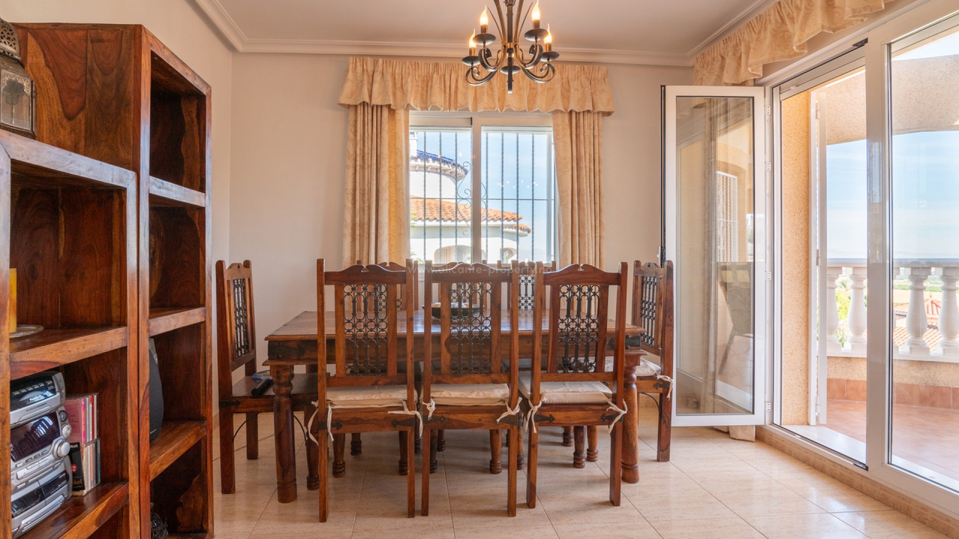 Hus / Villa i Algorfa