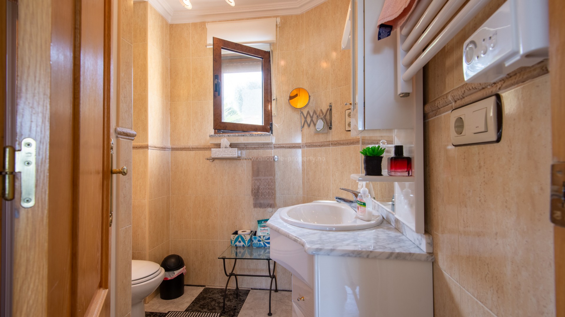 Hus / Villa i Algorfa