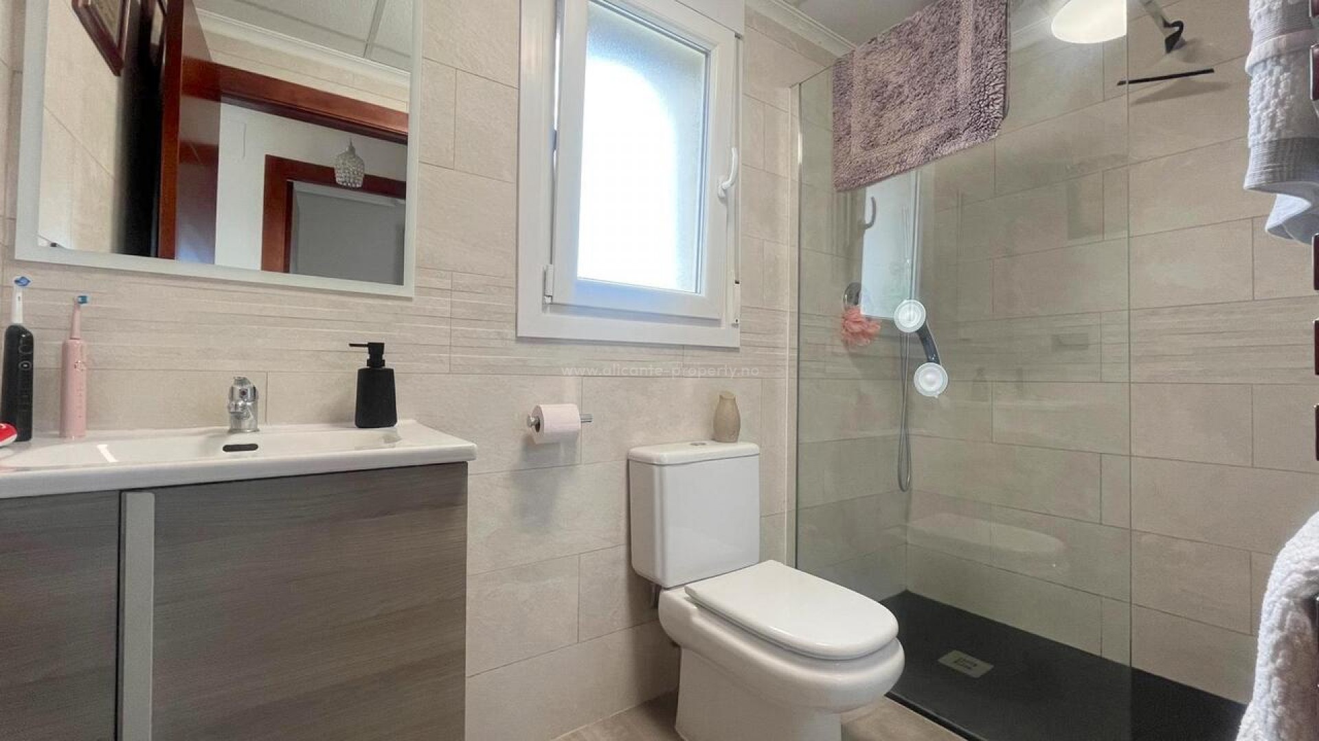 Hus / Villa i Algorfa