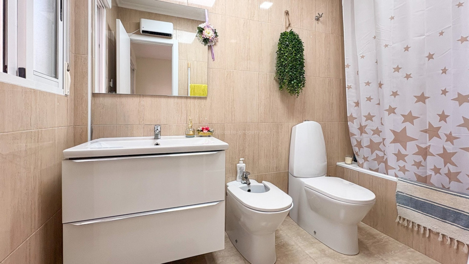 Hus / Villa i Arenales del Sol