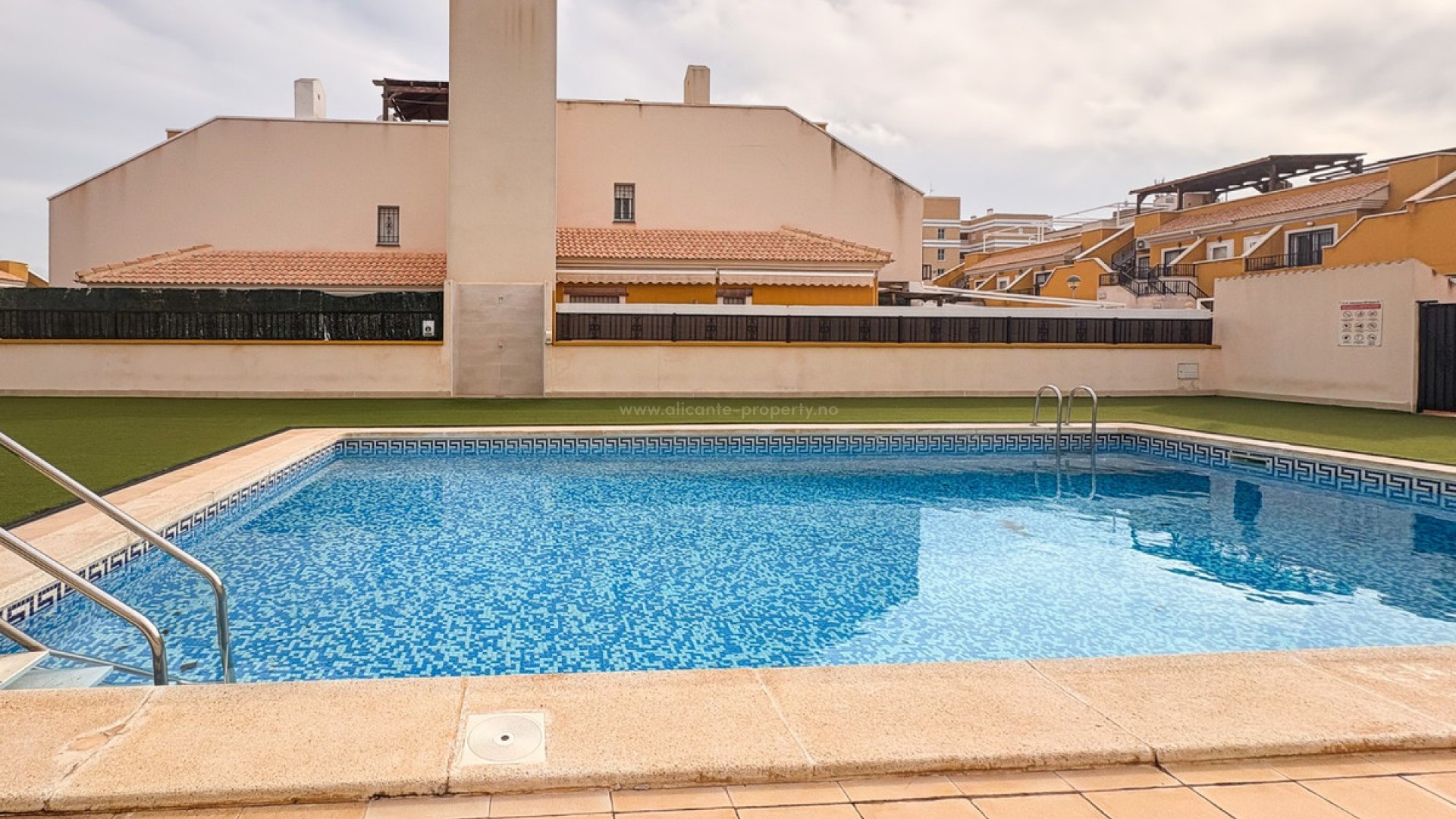 Hus / Villa i Arenales del Sol