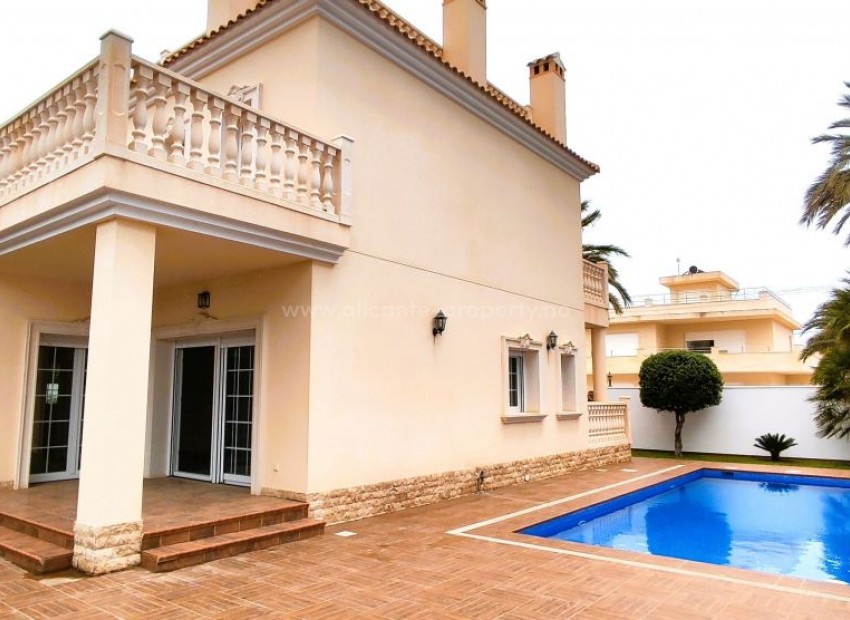 Hus / Villa i Cabo Roig