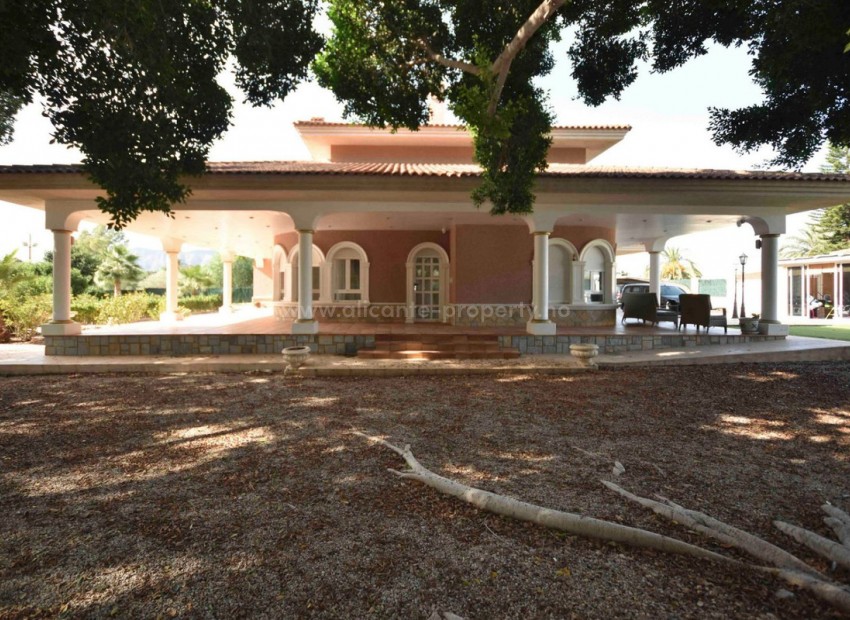 Hus / Villa i Callosa de Segura Centro