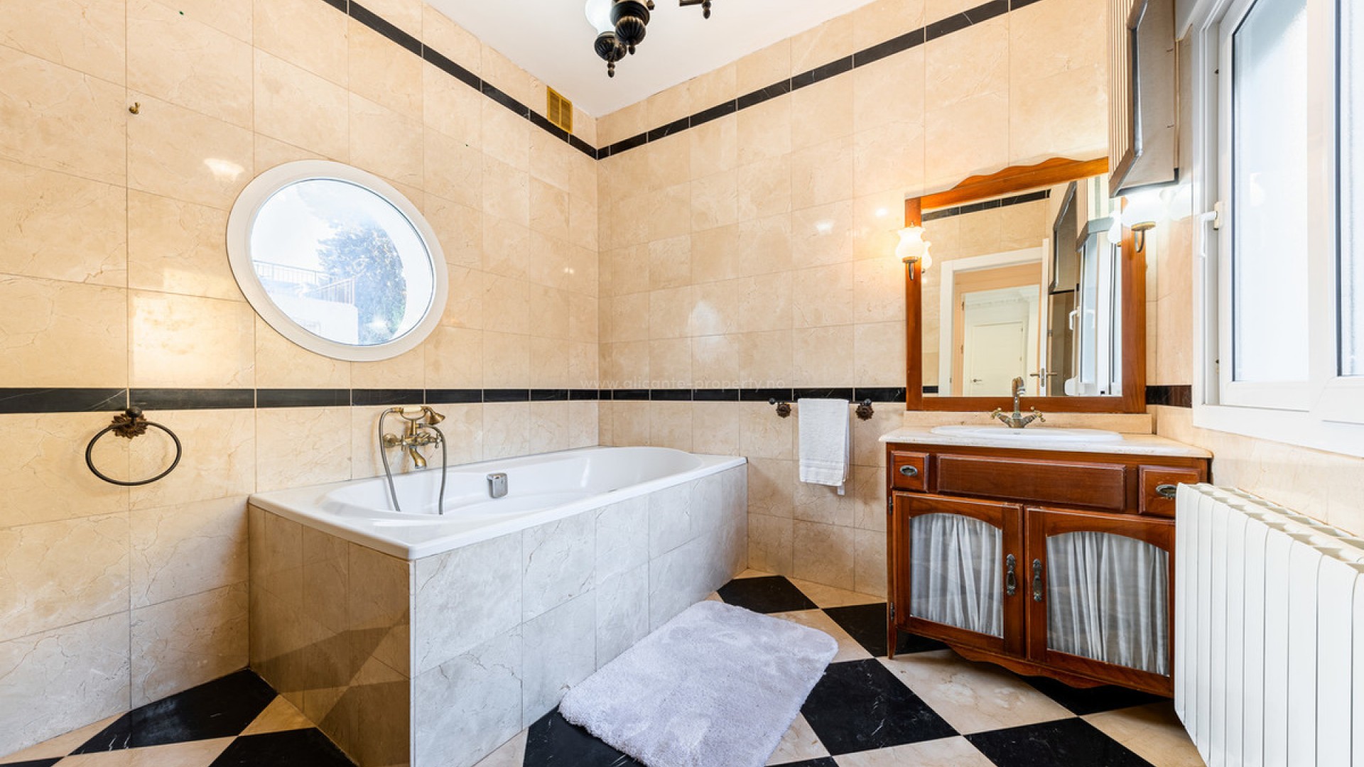 Hus / Villa i Campoamor