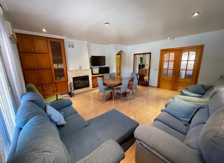 Hus / Villa i Crevillente - Crevillent Centro