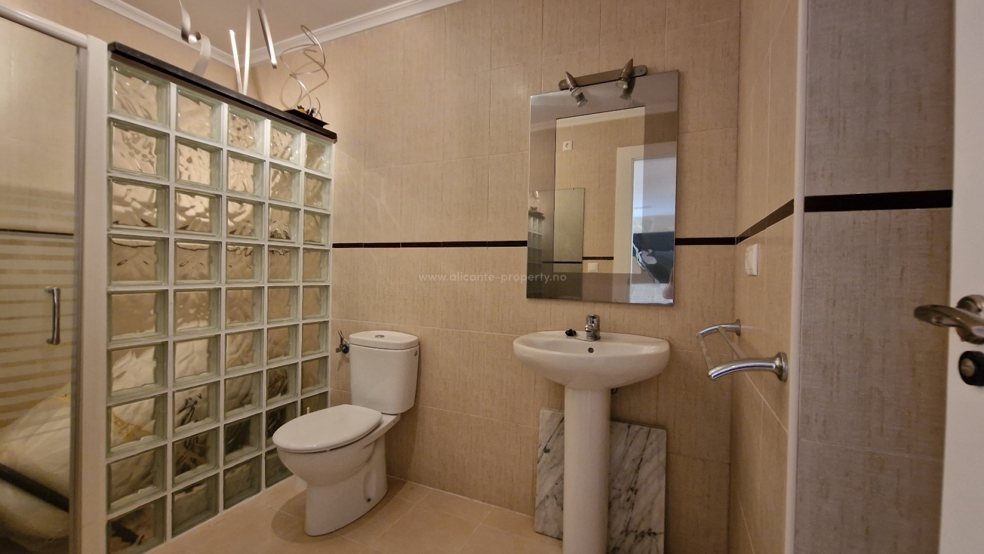 Hus / Villa i El Oasis