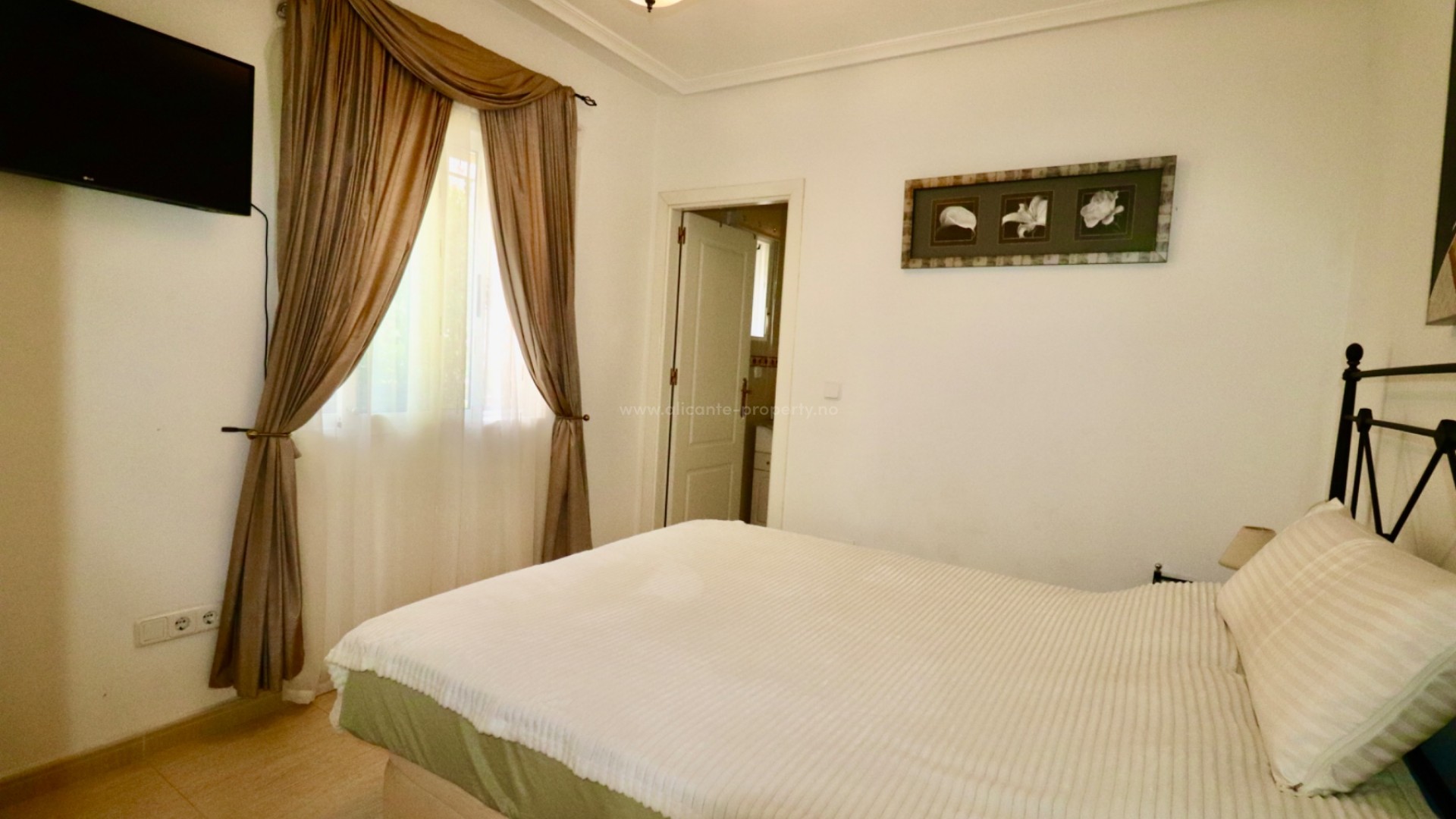 Hus / Villa i El Raso