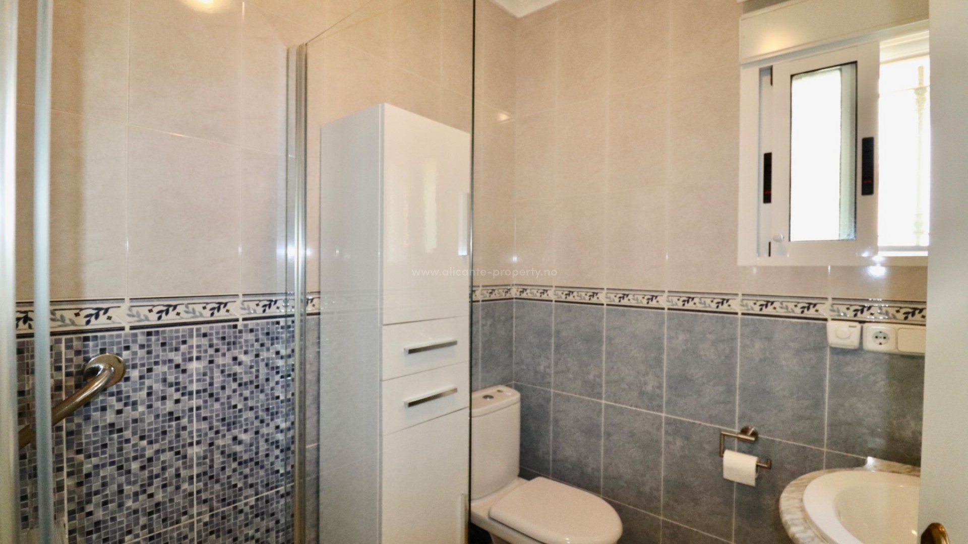 Hus / Villa i El Raso