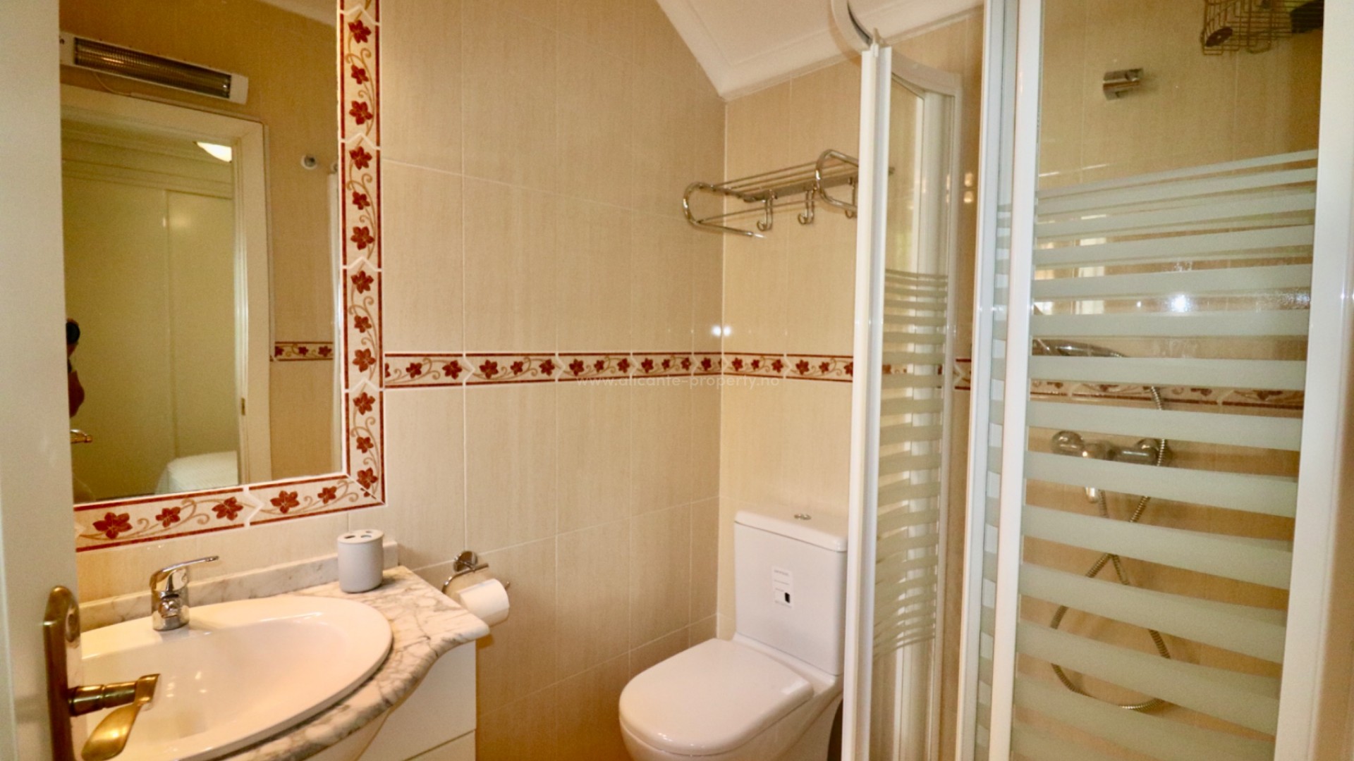 Hus / Villa i El Raso