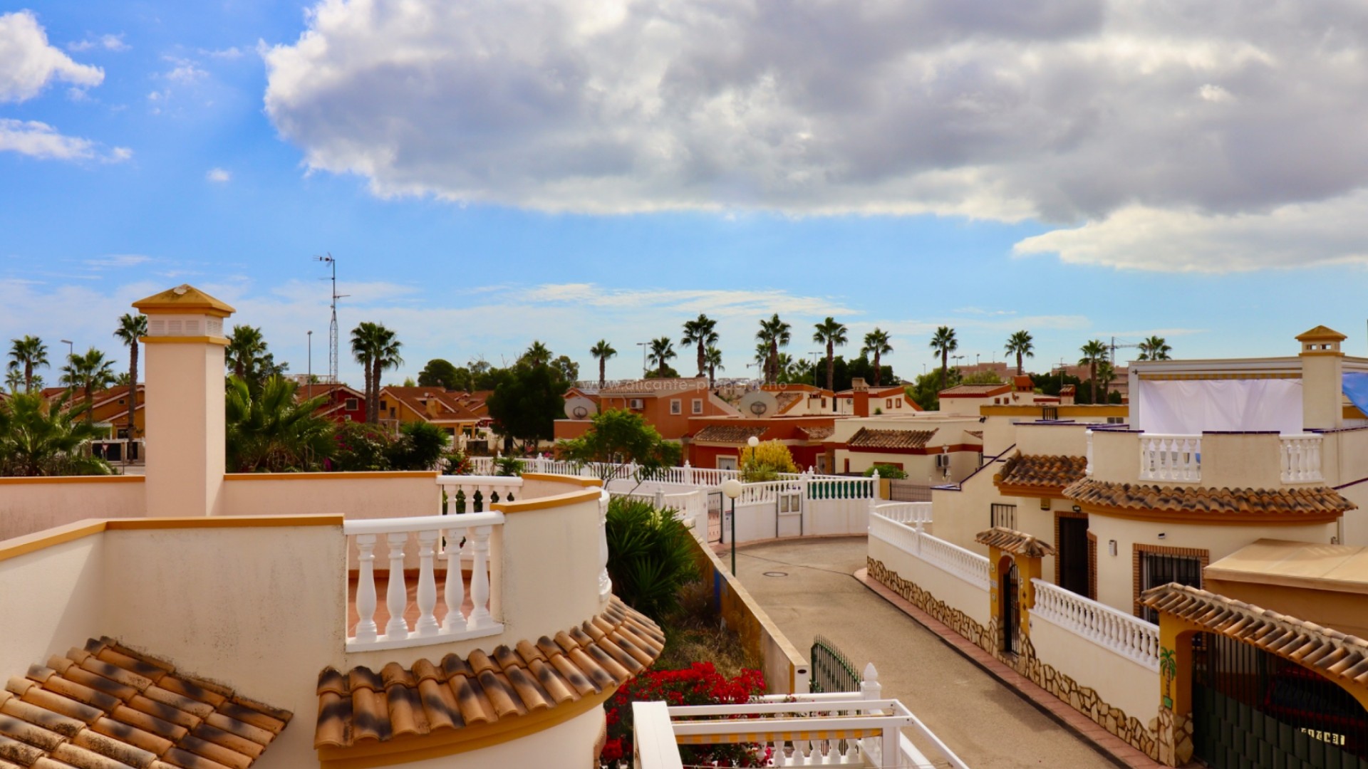 Hus / Villa i El Raso