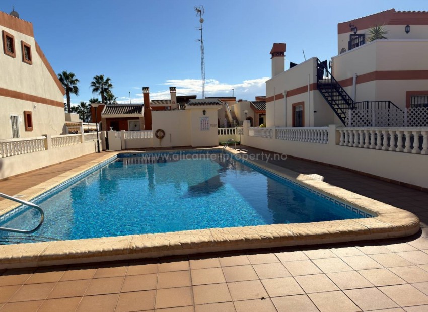 Hus / Villa i El Raso