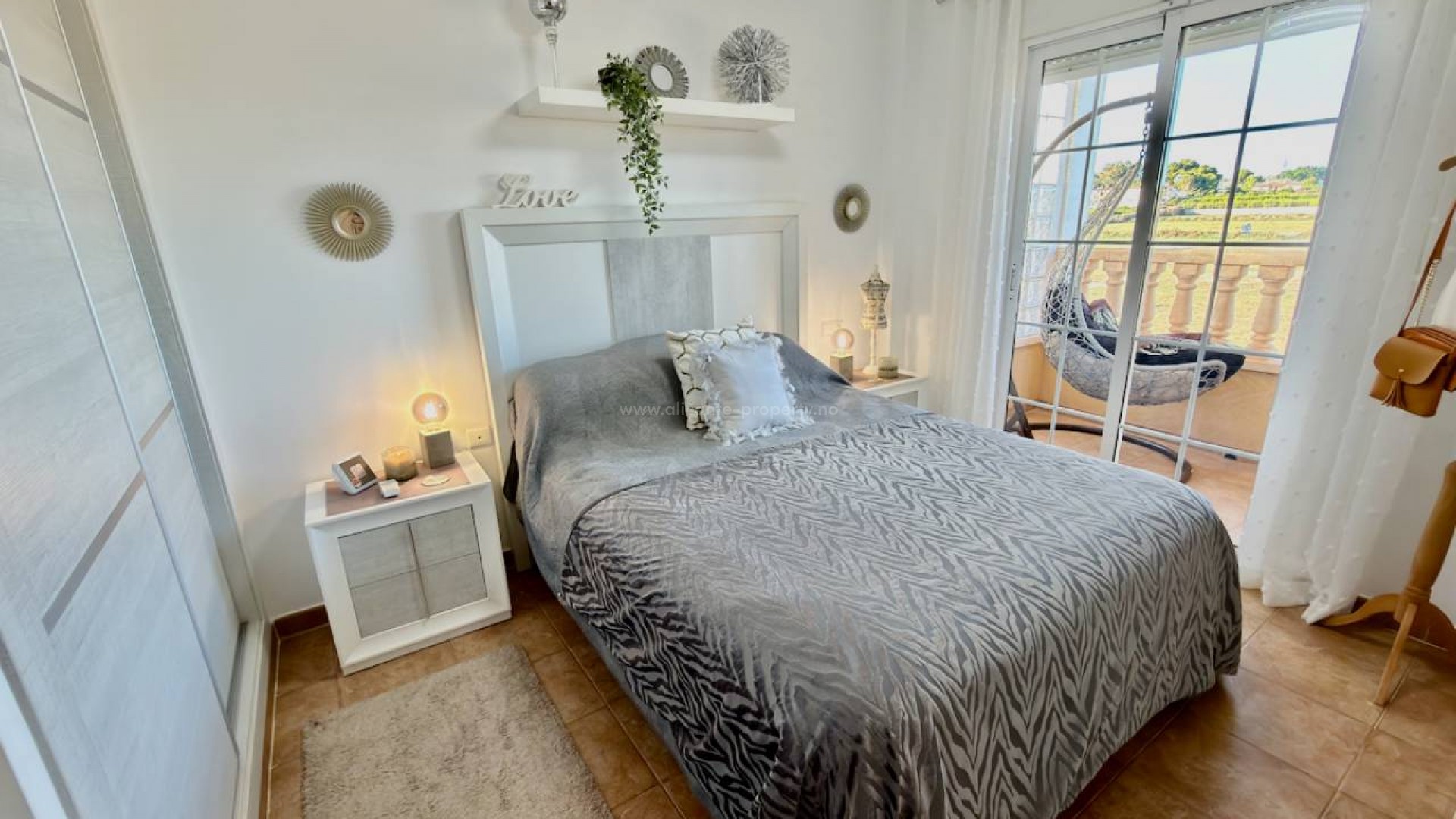 Hus / Villa i El Raso