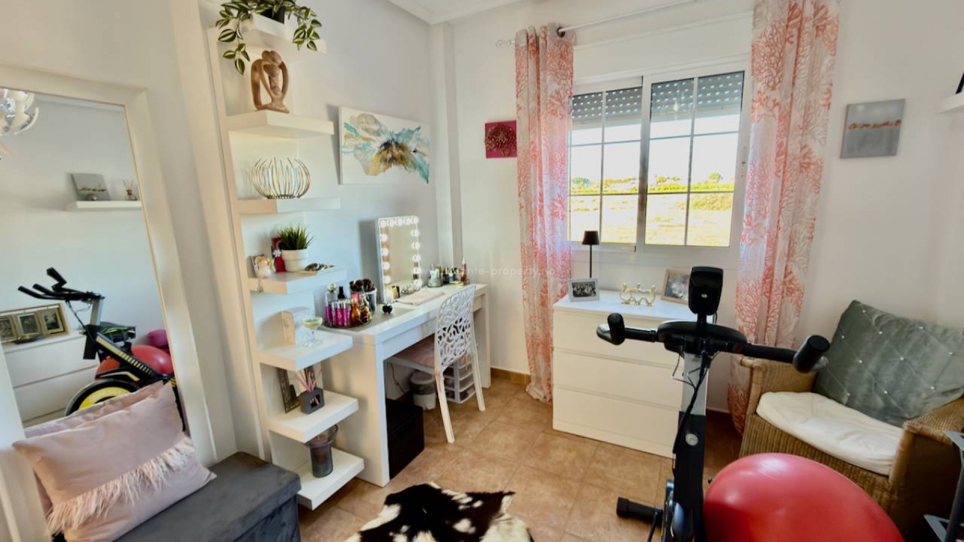 Hus / Villa i El Raso