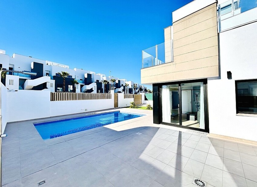 Hus / Villa i El Raso