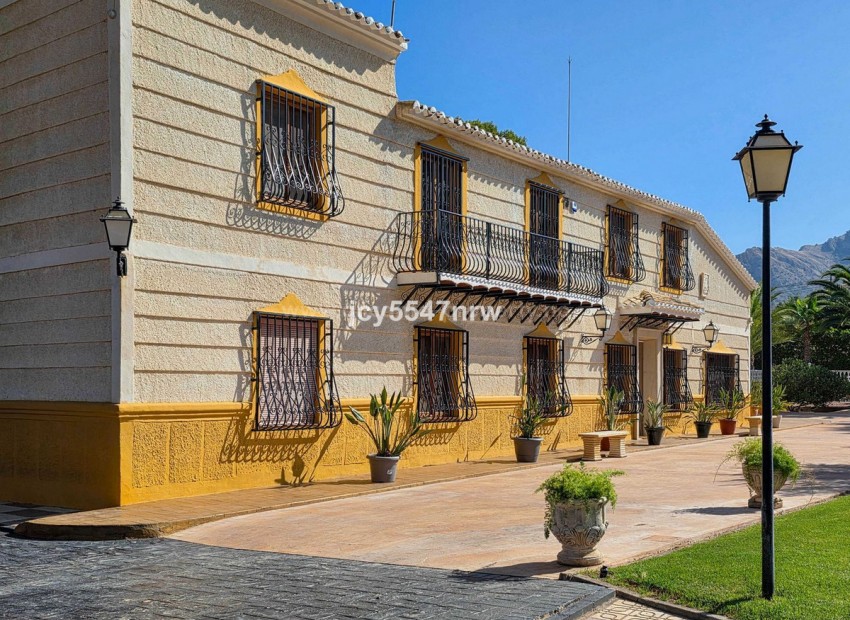 Hus / Villa i Elda Centro