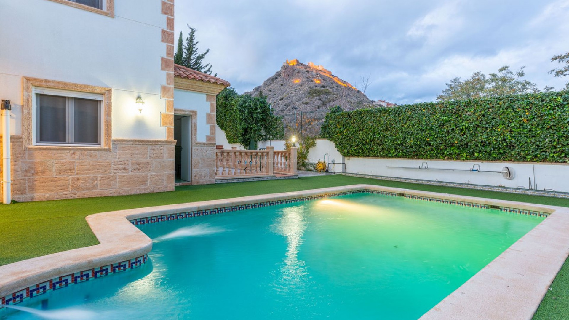 Hus / Villa i Jijona - Xixona Centro