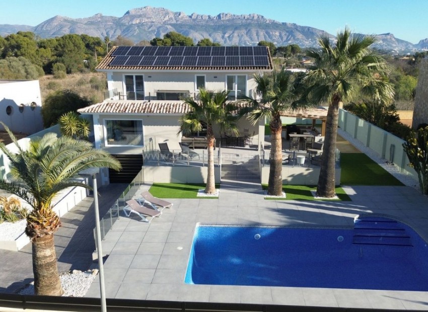 Hus / Villa i L'Alfás del Pi Centro