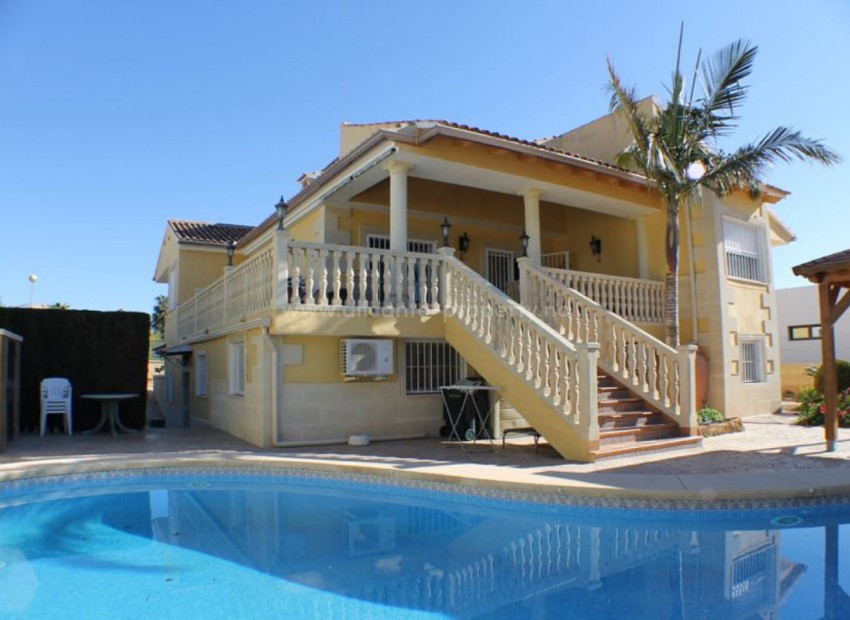 Hus / Villa i L'Alfás del Pi Centro