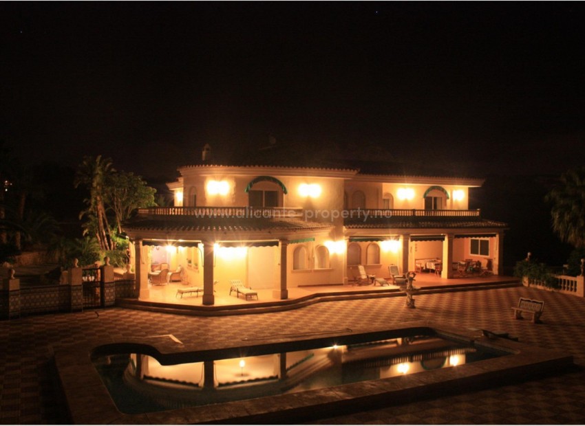 Hus / Villa i L'Alfás del Pi Centro