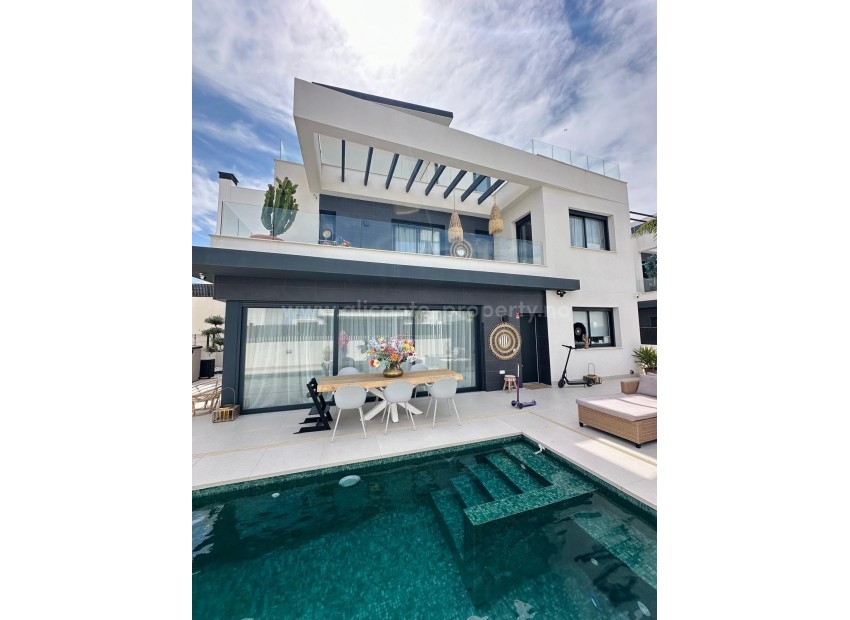 Hus / Villa i La finca Golf