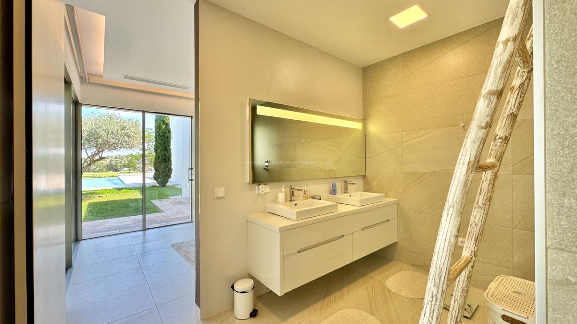 Hus / Villa i Las Colinas Golf Resort