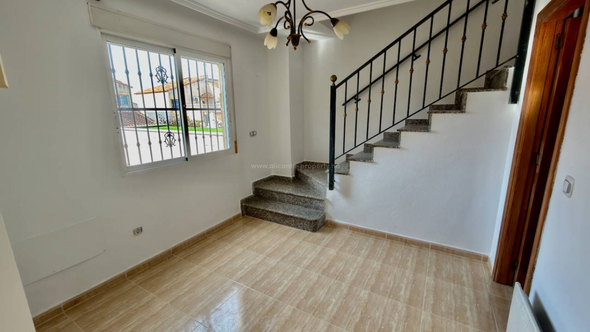 Hus / Villa i Lo crispin