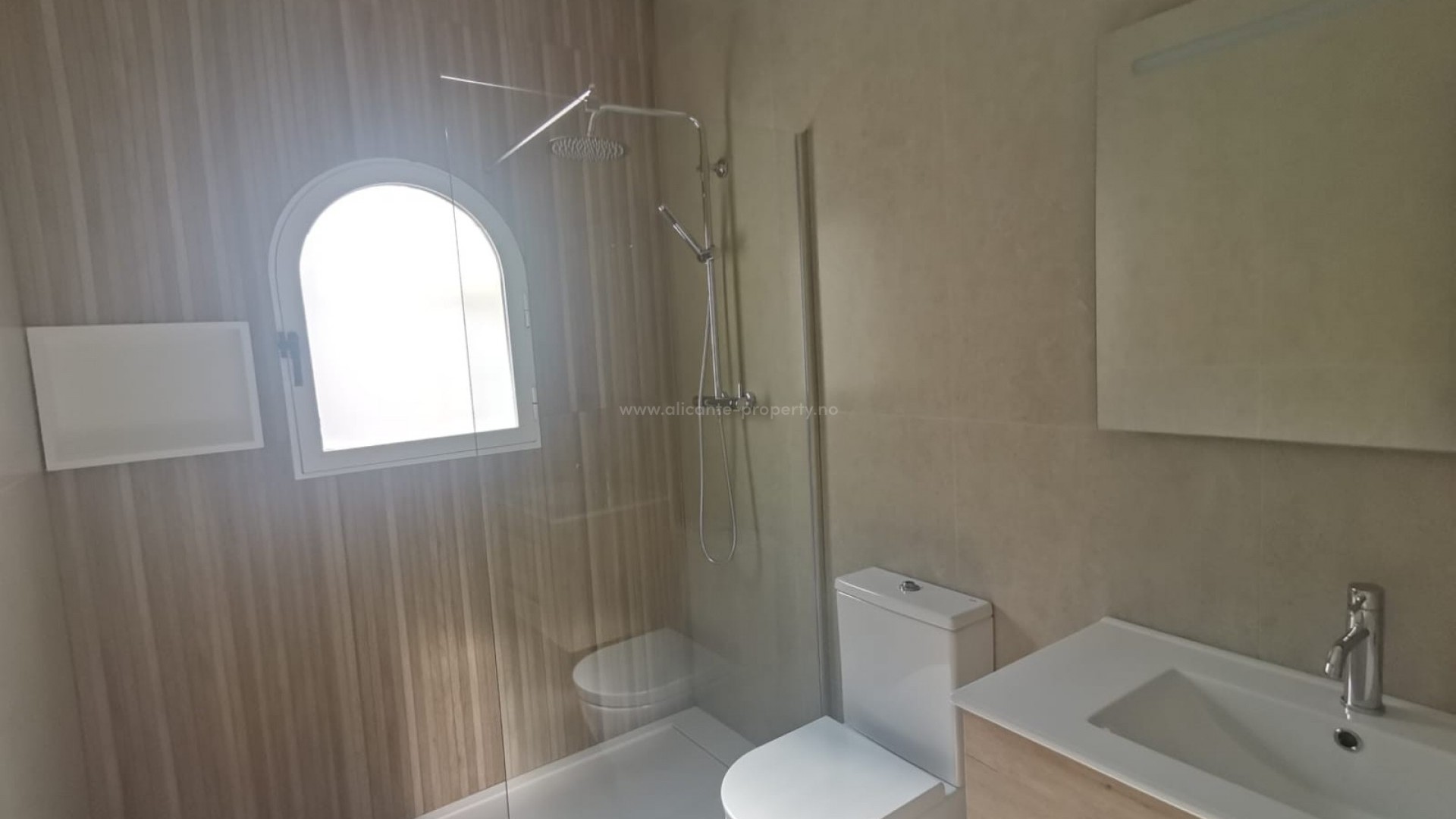 Hus / Villa i Lo crispin