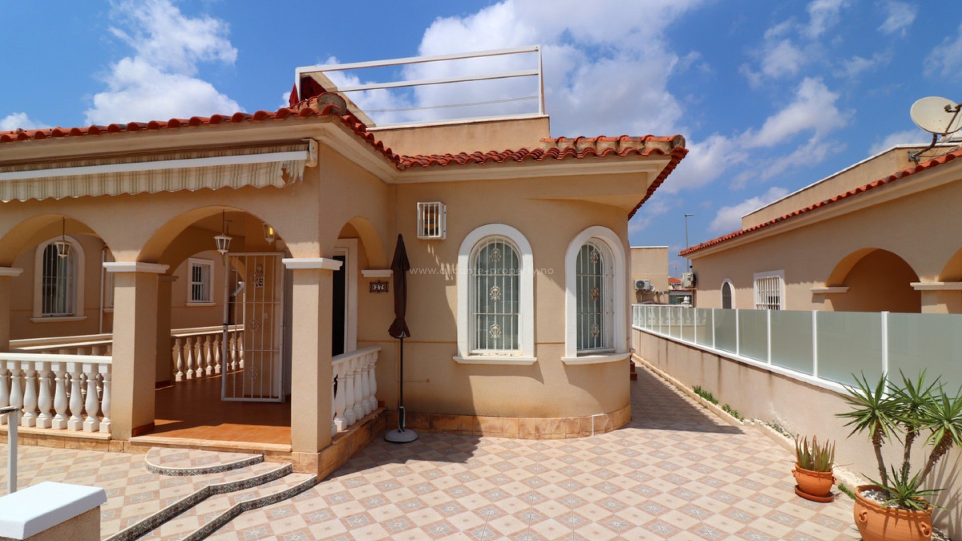 Hus / Villa i Lo crispin